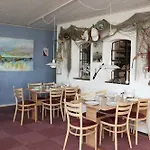 Danhostel Sandvig Hostel *